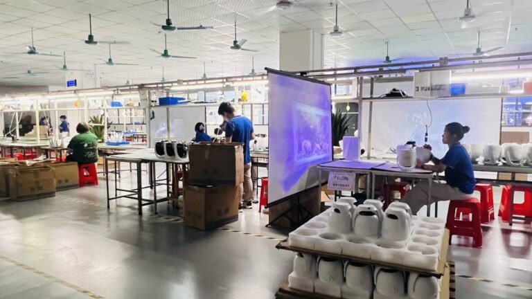 Where Professional Christmas Light Installers Actually Buy — and What Changes When You Go Direct to a Factory